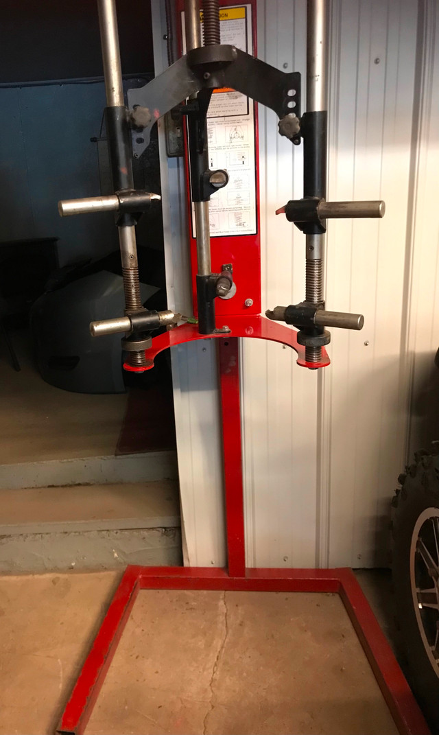 Strut Spring Compressor in Other in Kawartha Lakes - Image 2