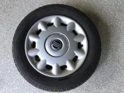 4 pneus d’hiver avec jantes en acier, Toyo Observe GSI-6, 195/65R15-91H, Bolt pattern 5x108 mm (5x 4...
