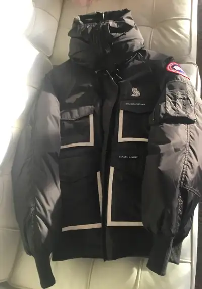 NEW CANADA GOOSE OVO CHILLIWACK BOMBER.  2019 COLLECTION., View more