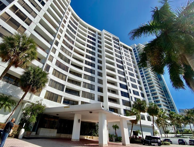 Beach Front, Ocean View 2 Bdr Condo, Hollywood Florida in Florida in Canada - Image 9