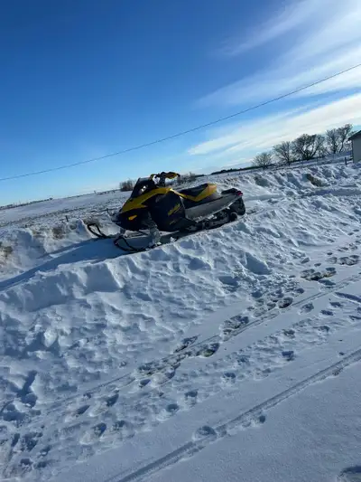 Skidoo tnt 2008 121 inch track carbs were just cleaned two brand new belts and a brand new battery $...
