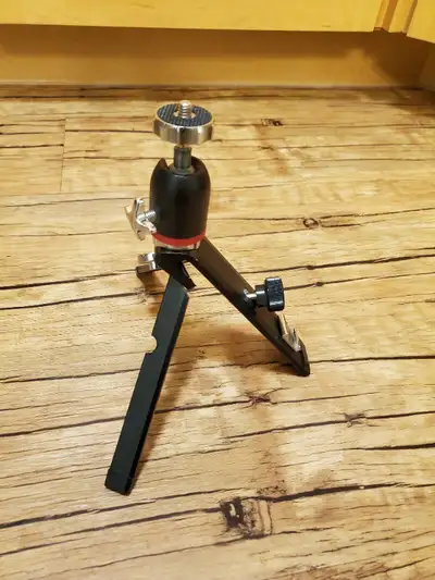 Table top Tripod for Telescopes/cameras/binoculars/spotting scopes etc. Made in Japan. Compact metal...
