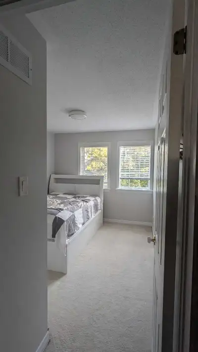 Double bedroom in 3 bed house with shared bathroom to rent