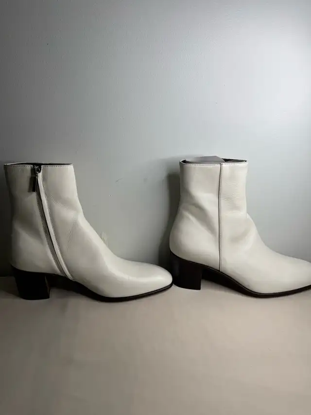 Alessandro VASINI Juan 60mm White Ivory Leather Chelsea Boots  in Men's Shoes in City of Toronto - Image 5