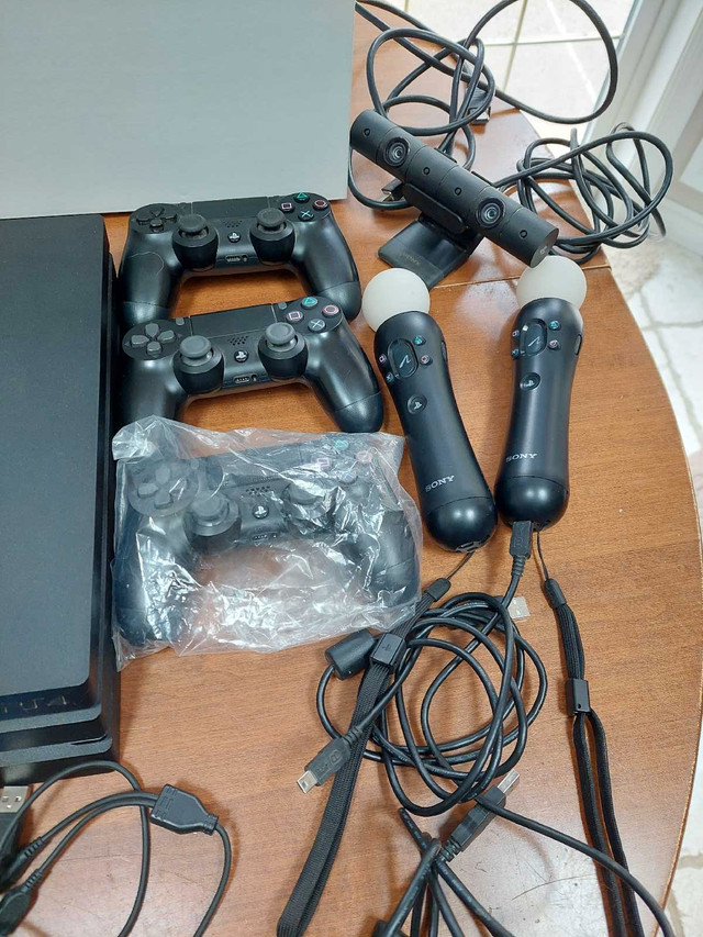 Playstation 4 Pro and VR in Sony Playstation 4 in Nelson - Image 3
