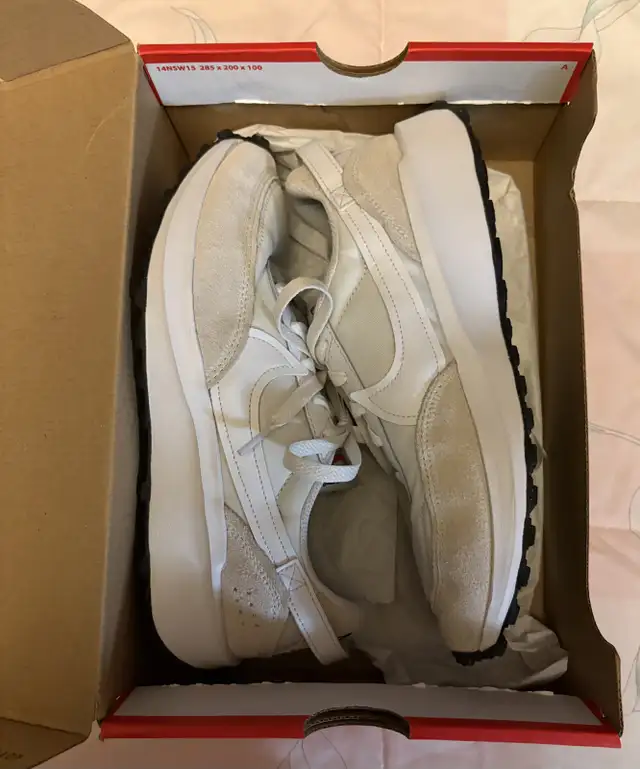 Nike Waffle Debut Shoes - Women’s - Size 7.5 in Women's - Shoes in Cambridge - Image 10