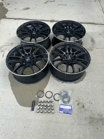 If listing is here, rims are available. Condition fair- came out from my 2006 honda odyssey.It can s...