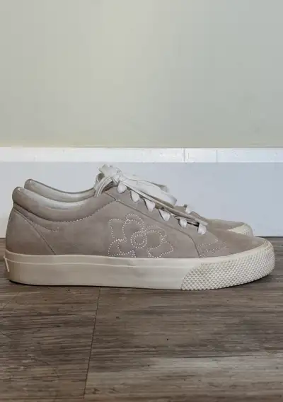 Size 38 Good condition No box