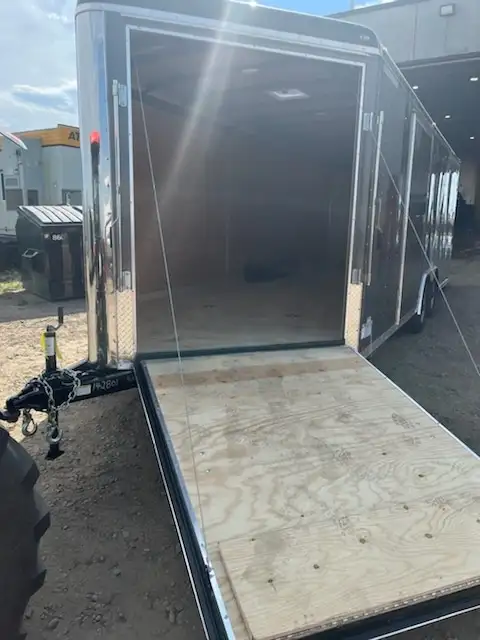 Enclosed Cargo Mate trailer in Cargo & Utility Trailers in Saskatoon - Image 4