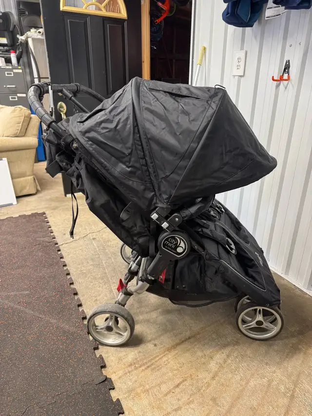 city select mini double stroller in Strollers, Carriers & Car Seats in London - Image 3