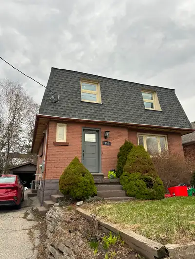5‑Bedroom Upper Unit for Rent – Waterloo Bright, spacious, and perfectly located near key amenities,...
