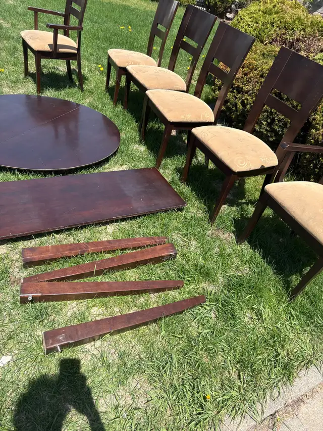 dinning set in Dining Tables & Sets in Laval / North Shore - Image 5