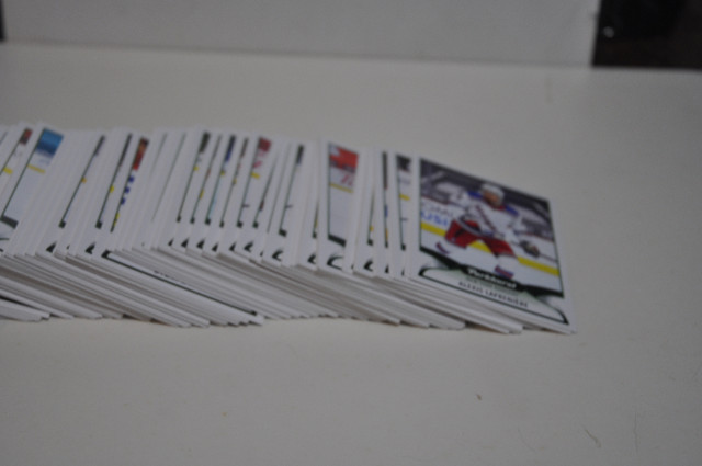 2021-22 Parkhurst Hockey base set lot of +- 125 cards big names in Arts & Collectibles in Victoriaville - Image 2