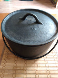 Cast Iron Dutch Oven 10 in. Pickup Gore QC J0V1K0 