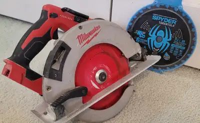 Milwaukee M18 Cordless 7-1/4 -inch Circular Saw 2631-20, View more