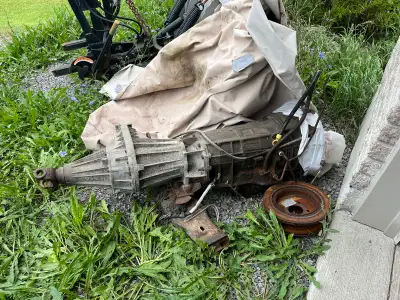 This is a transmission and transfer case differential from a 2006 mega cab 1500 with the 5.7 hemi en...