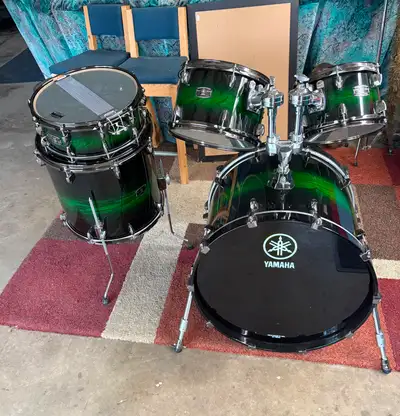 Yamaha Live Custom Oak drum kit (shell pack), View more