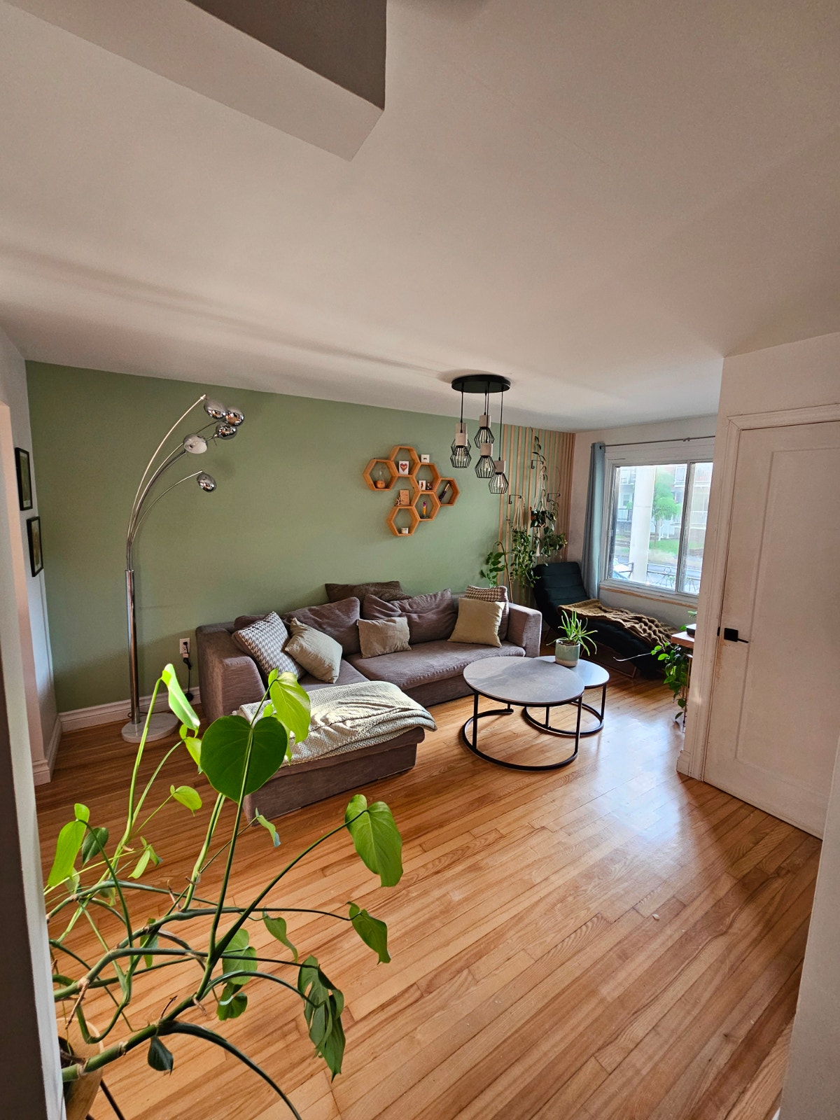 Logement a louer  grand 4 1/2 -Montréal — photo 1