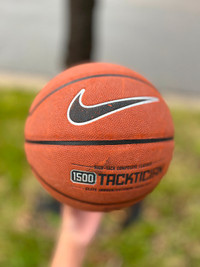 Nike Basketball tacktician 150