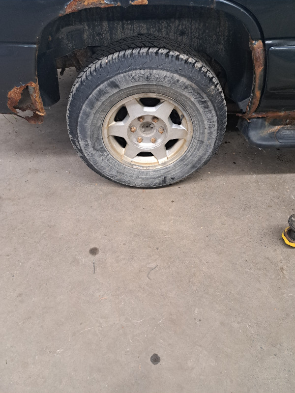16" inch 6 bolt chevy aluminum wheels in Tires & Rims in Trenton - Image 2