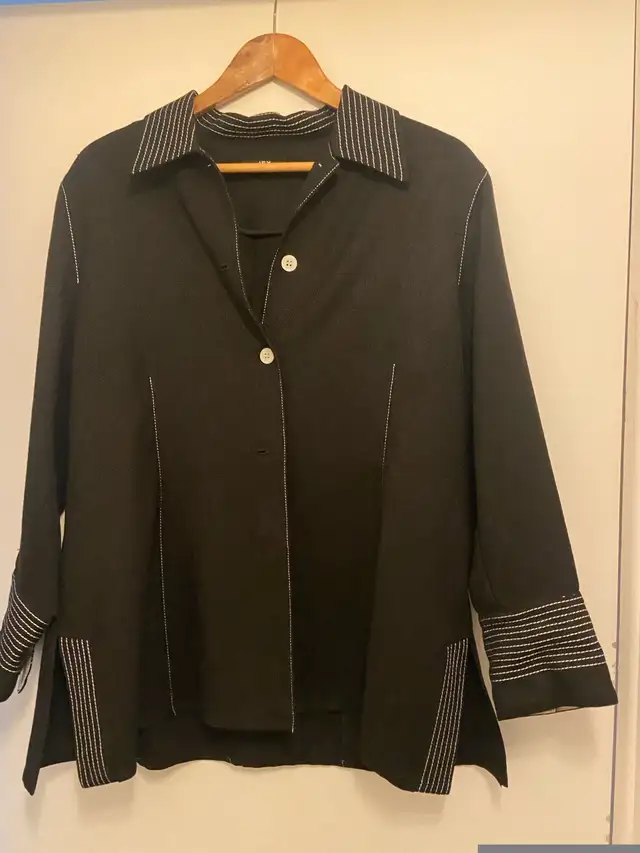 Veste femme in Women's - Tops & Outerwear in City of Montréal - Image 3