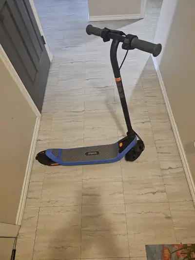 Brand new electric scooter for your kids. Comes with multiple lights. Make them happy for Christmas....