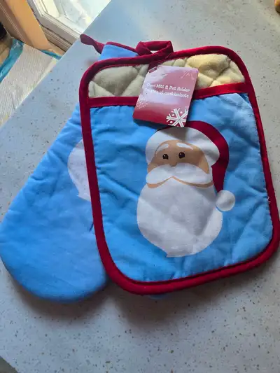 Christmas Oven Mitt & Potholder, View more