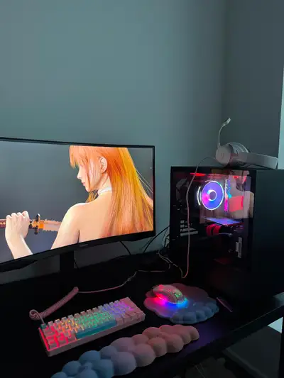 SPECS: CPU: AMD Ryzen 7 3700X GPU: NVIDIA GeForce RTX 2080 Ti RAM: 32GB (2x16GB) G.SKILL Trident Z D...