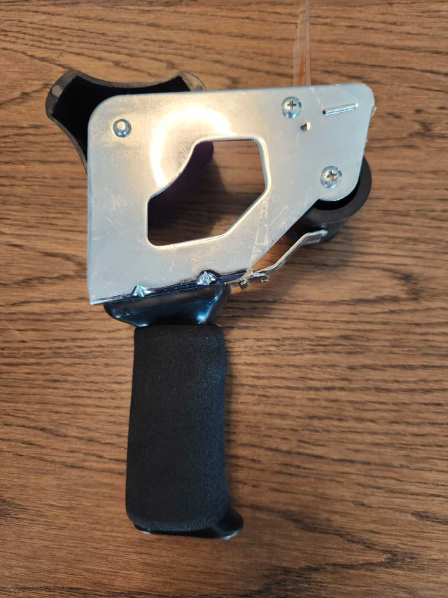 Tape Dispenser in Hand Tools in Hamilton - Image 2