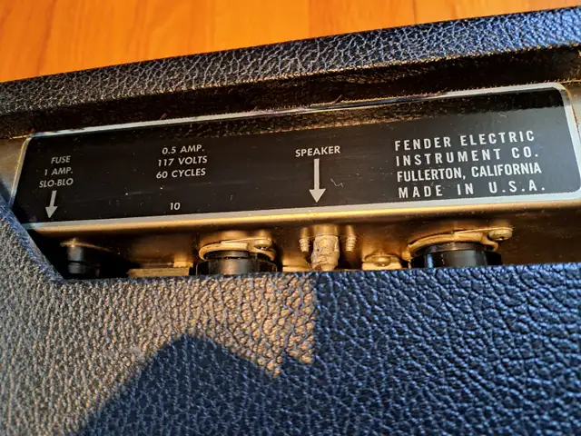 Price drop:Fender Champ Blackface Tube Amp. 1966! FREE SHIPPING! in Amps & Pedals in City of Toronto - Image 5