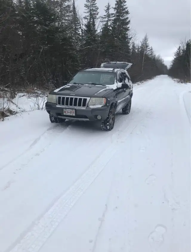 2004 Grand Jeep Cherokee  in Other in Moncton - Image 5