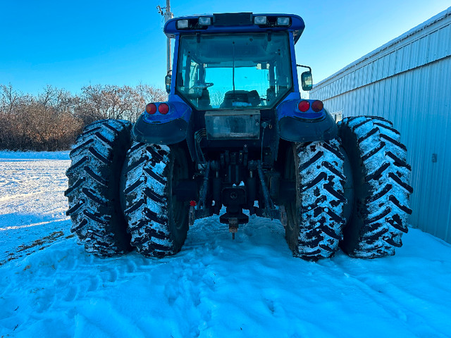 Valtra T-180 Bi directional FWA Tractor in Farming Equipment in Regina - Image 3