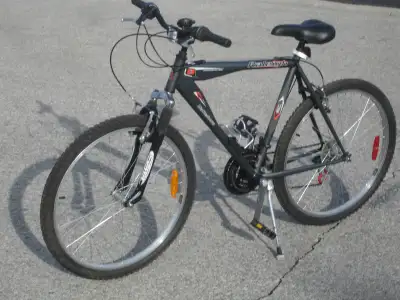 BARELY USED IT 26" RALEIGH MATTERHORN 21 SPD WITH SUSPENSION!, View more