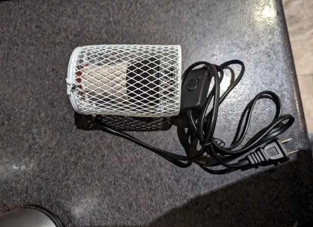 Brand New ceramic heater with cage  in Accessories in Thunder Bay - Image 3