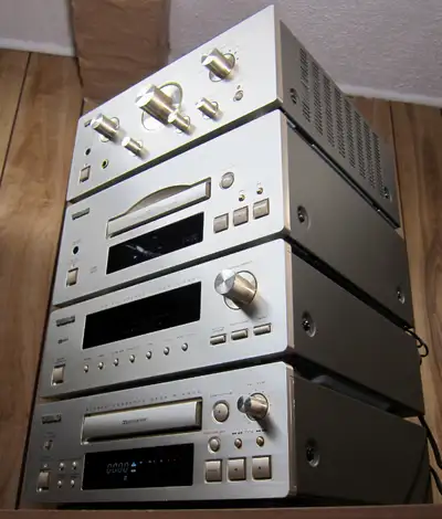 TEAC REFERENCE STEREO MINI SYSTEM A-H500 PD-H500 T-H500, View more