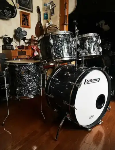 Vintage Ludwig drumset, View more