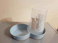 Pet Self Feeder dish for cats or dogs