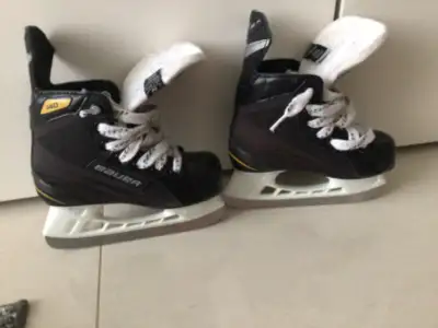Childrens ice skates size 10R, View more