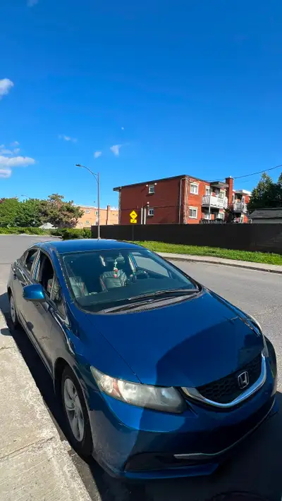 Honda Civic 2013 Transmission automatique Environ 170 500km Fiable, en bon état mécanique et très éc...