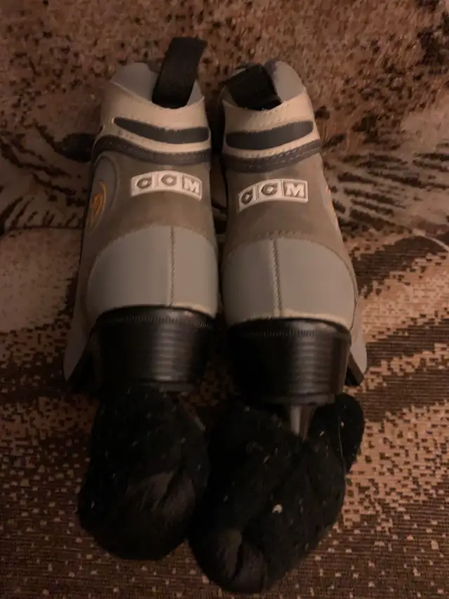 Women’s skates CCM size 6 in Skates & Blades in Ottawa - Image 3