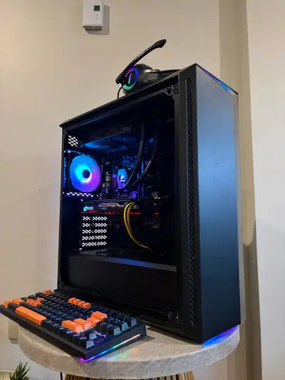 Intel Core I7 4770k (overclockable avec le AIO) 16GB RAM RX 580 8GB 1TB SSD KINGSTON 750W CORSAIR PS...