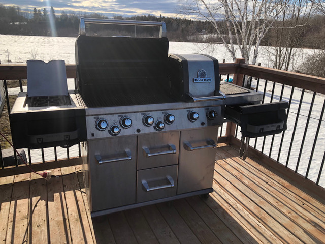 New Price !Broil King Imperial BBQ - LP - w Rotisserie and Cover in BBQs & Outdoor Cooking in Ottawa - Image 4