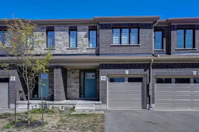 Four bedroom townhouse with walkout basement for rent