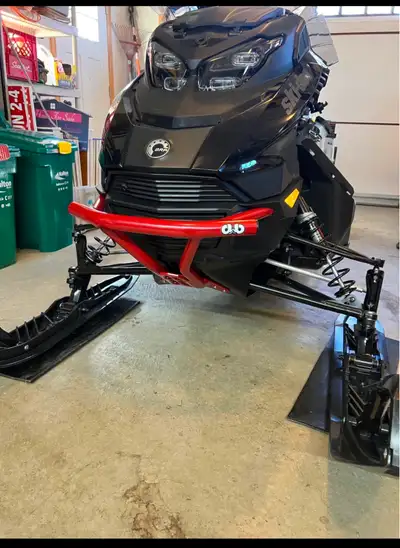 2024 Skidoo backcountry 600 Adrenaline 2” paddle with 967 kms Upgraded backwoods bumper front and ba...