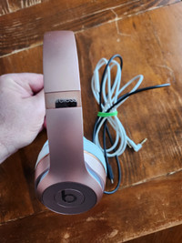 Beats Solo3 wireless headphones Pink