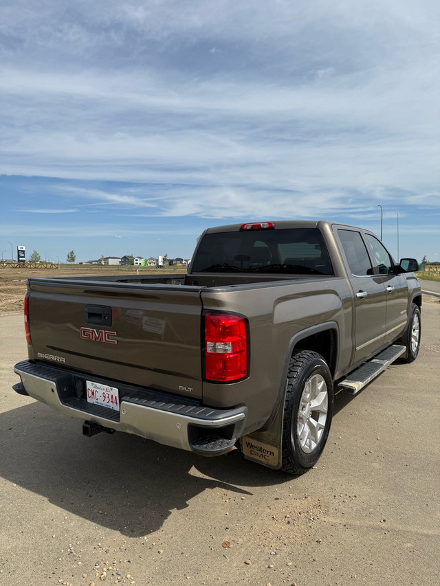 2015 GMC Sierra SLT - One Owner - No Accidents in Cars & Trucks in Edmonton - Image 2