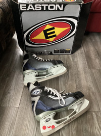 ÉTAT NEUF! Patins de hockey Easton