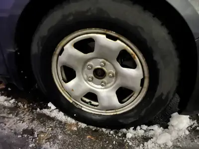 Selling set of 4 steel rims size 17 “ inch with 5x120 bolt pattern, came off Honda odyssey but pleas...