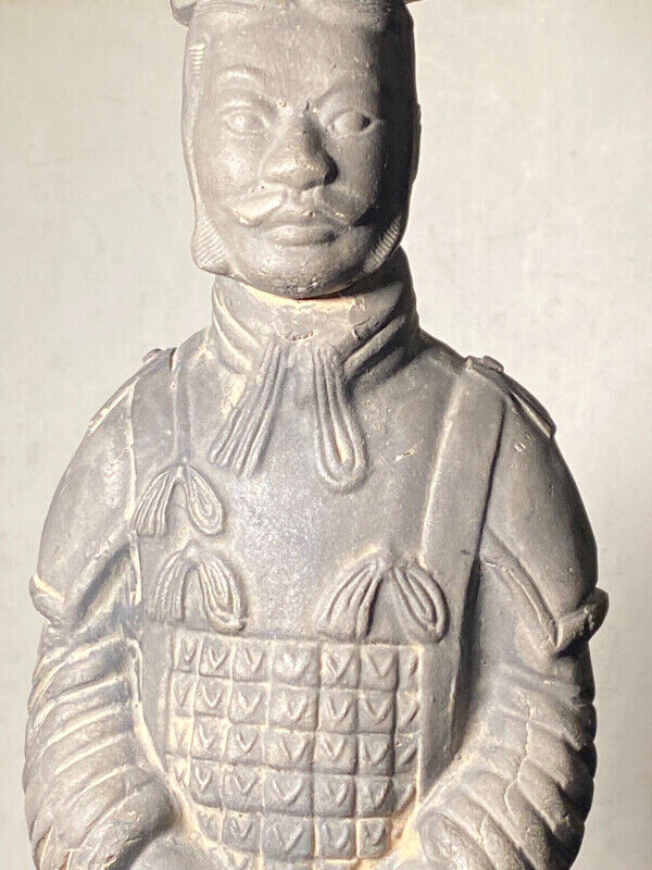 Terracotta Soldier Qin Dynasty Army 11" Clay Art Pottery Figurin dans Art et objets de collection  à Ville de Vancouver - Image 4