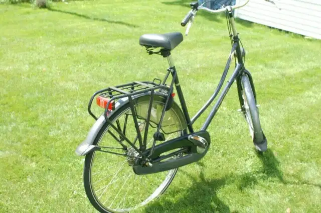 DUTCH UNION VIA WOMENS BICYCLE.  NICEST BIKE YOU'LL EVER RIDE! in Cruiser, Commuter & Hybrid in Moncton - Image 3